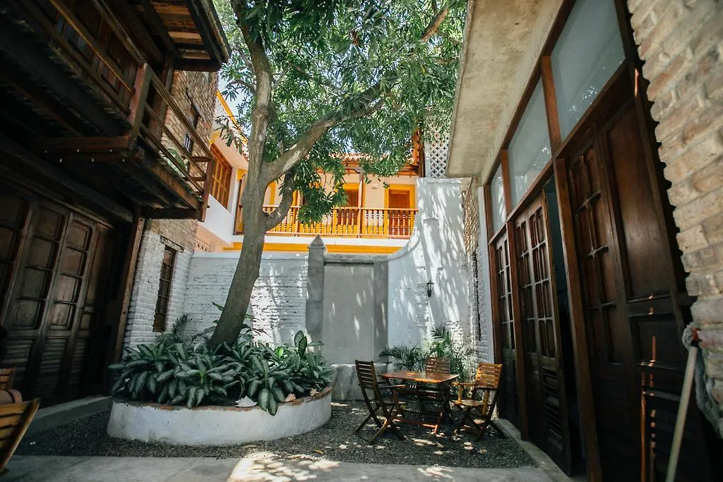 Friends To Be Bed and Breakfast Cartagena 2*,